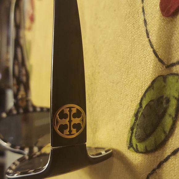 Tory Burch Sunglasses - Picture 6 of 12